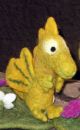 Filzfingerpuppe gelber Drache kaufen München, Filzfingerpuppe Drache kaufen Bayern, glove puppet dragon made of felt, natürliches Kinder-Spielzeug aus Filz, Filzfingerpuppe Drachenmama und Drachenpapa